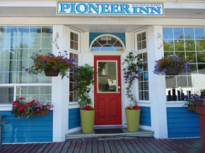 Гостиница Pioneer Inns  Принс- Руперт